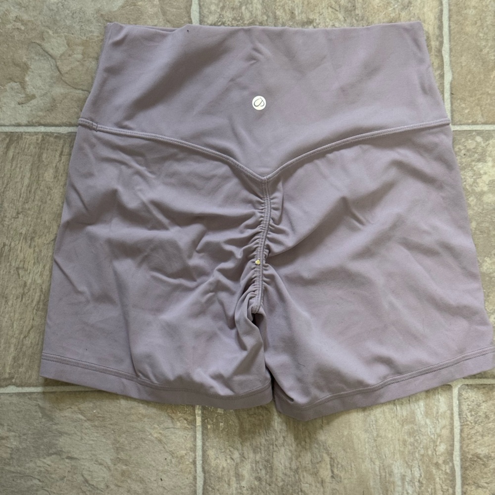 CRZ YOGA Women's Butterlift Shorts in Lavender